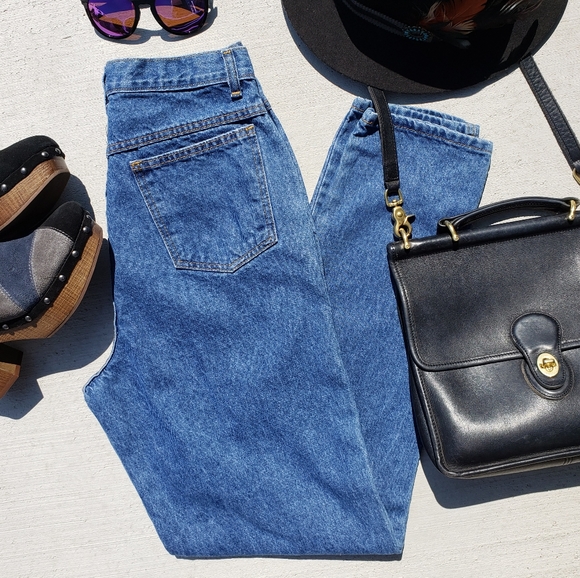 Vintage Denim - VTG High Waisted Mom Jeans